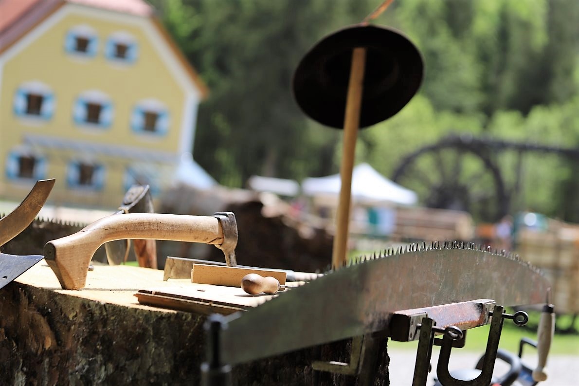 Einmal im Jahr feiern die Holzknechte den Vinzenzi-Tag. (Foto: Knut Kuckel)