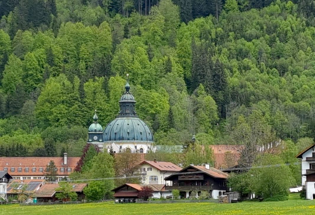 Die Gründung des Benediktiner-Klosters Ettal geht auf das Jahr 1330 zurück. Foto: Knut Kuckel